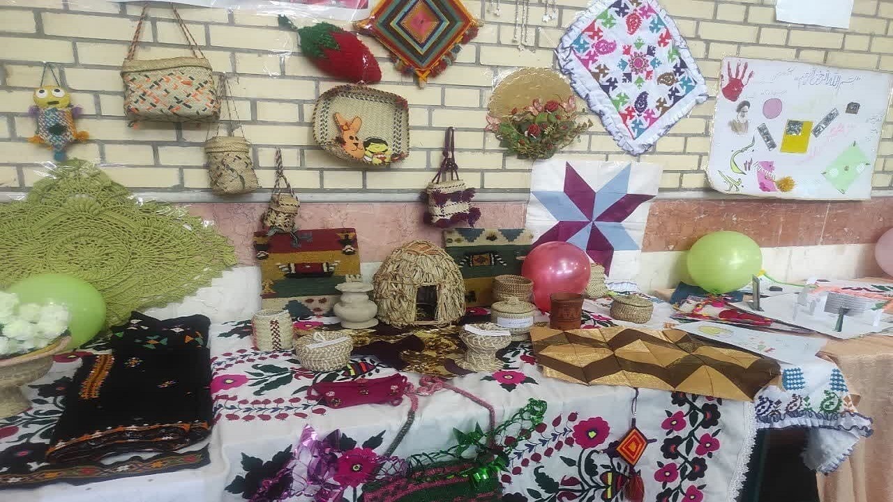 نمایشگاه توانمندی‌های زنان روستایی و عشایری در لاشار سیستان و بلوچستان بر پا شد