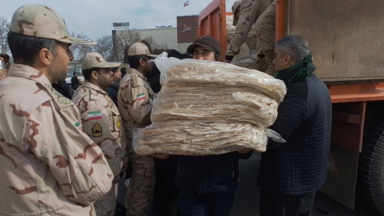 کمک رسانی به زلزله زدگان خوی