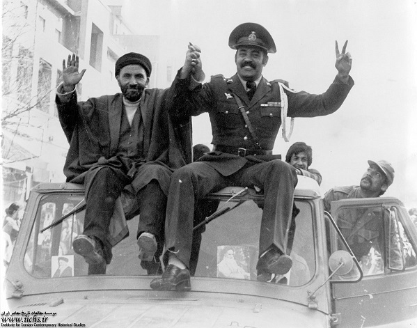 مردم عادی در کنار ارتشی ها مردم عادی در کنار ارتشی ها