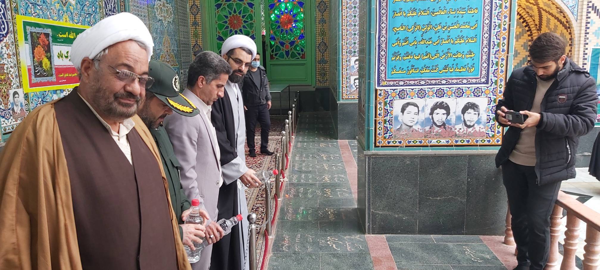 گلباران قبور مطهر و منور شهیدان در شهرستان انار