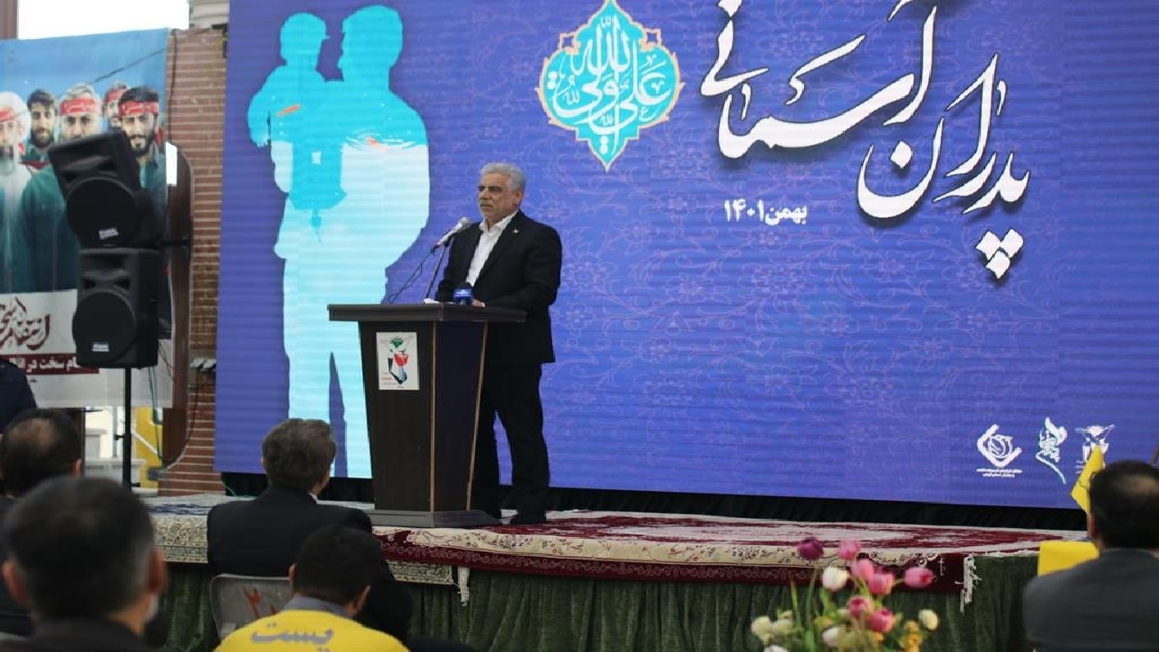 لزوم ترویج فرهنگ ایثار و شهادت در جامعه
