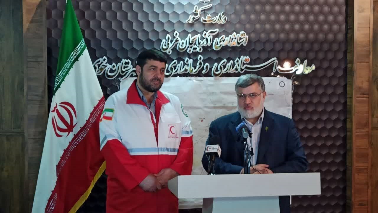 استاندار آذربایجان غربی:۱۳۵۰نفر بر اثر زلزله خوی مصدوم شده اند / رئیس جمعیت هلال احمر: ارسال کمک‌ از ترکیه دروغ است