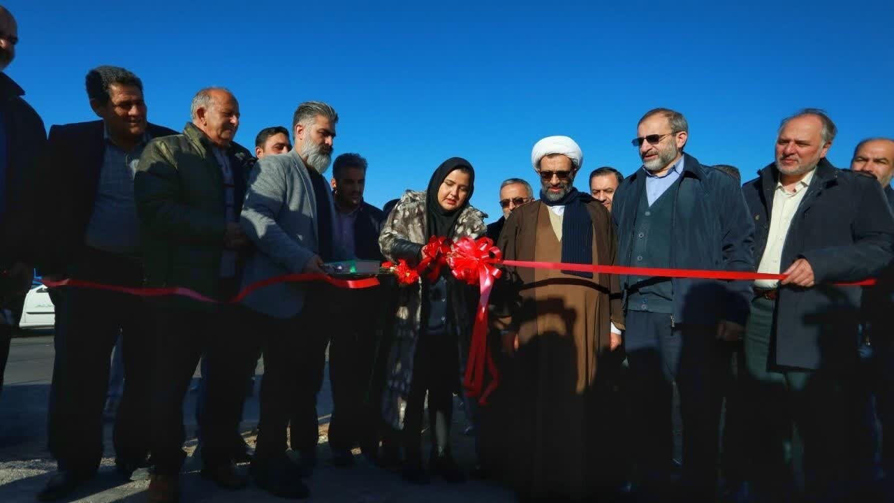 افتتاح طرح‌های دهه فجر شهرستان دلیجان