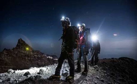 کوهنوردان گرفتار در برف و کولاک کردستان نجات یافتند