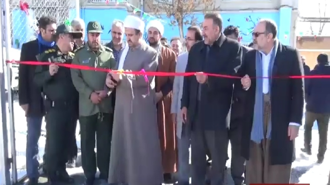 بهره برداری از طرح‌های سومین روز دهه فجر در کردستان