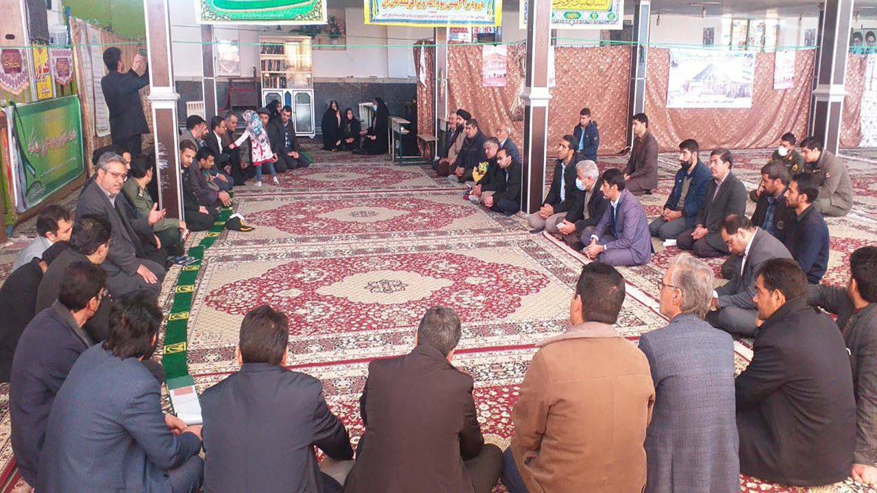 برگزاری میزخدمت، نمادین نیست