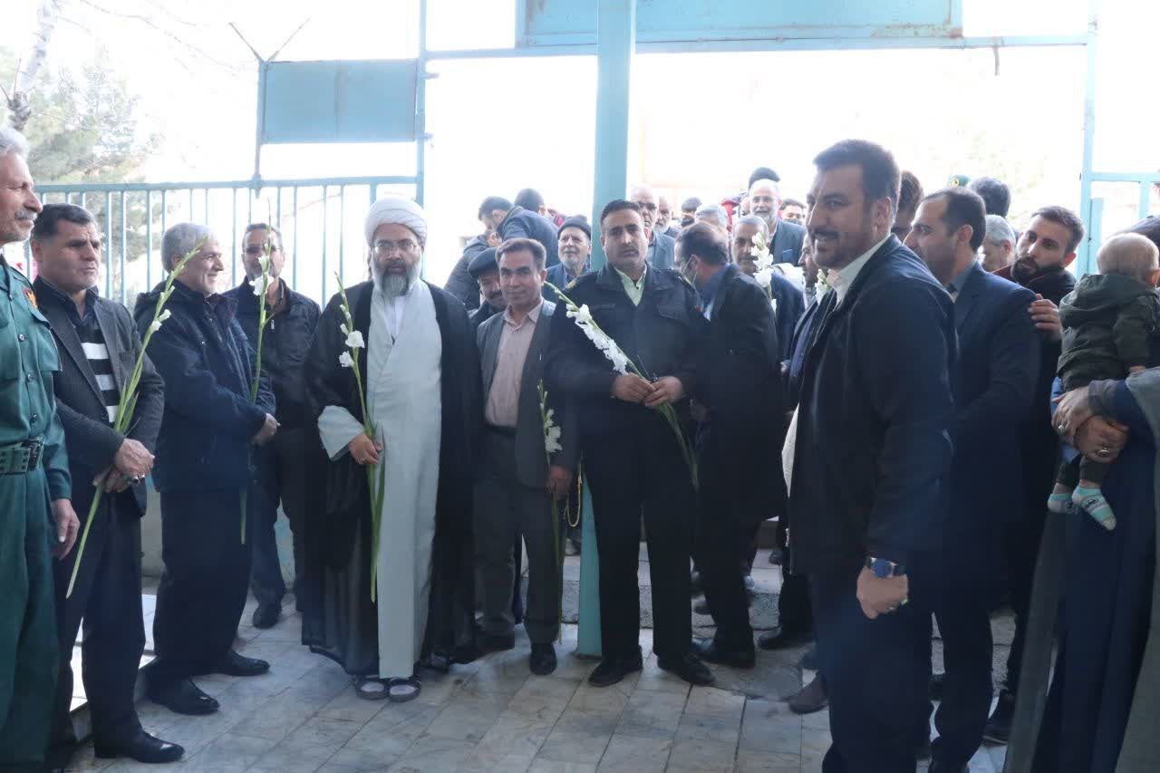 مراسم گلباران