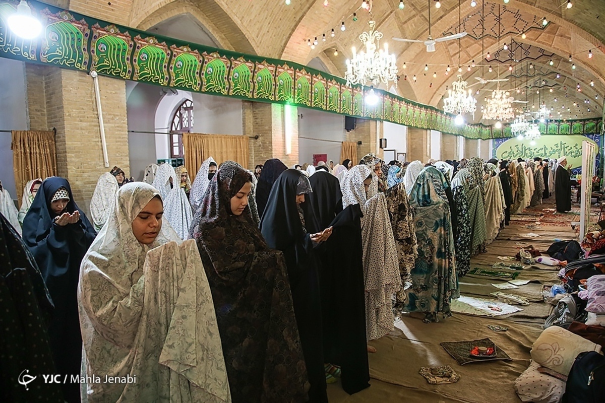 همراه با دانش آموزان معتکف در تهران