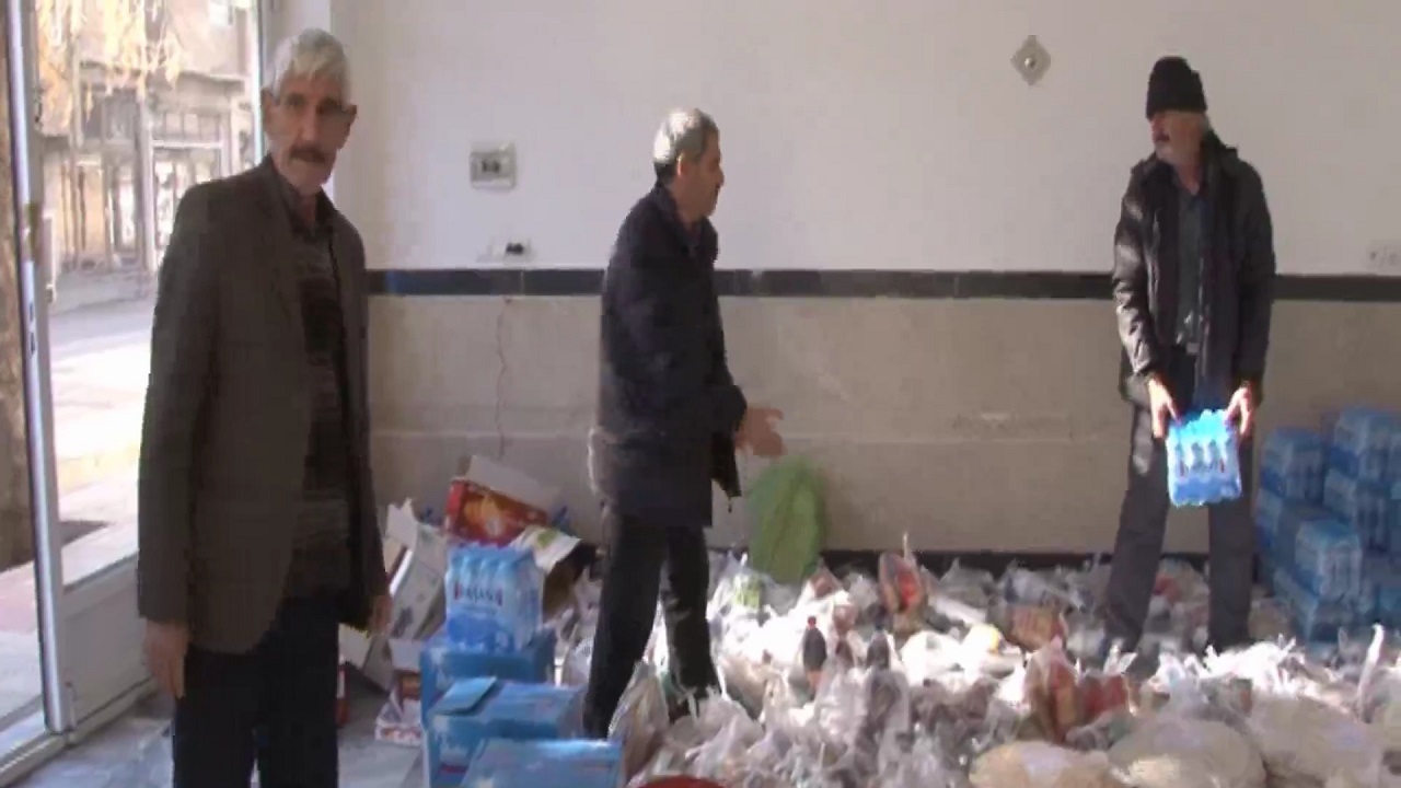 کمک ۳۰۰ میلیون تومانی ملکانی‌ها به زلزله زدگان خوی