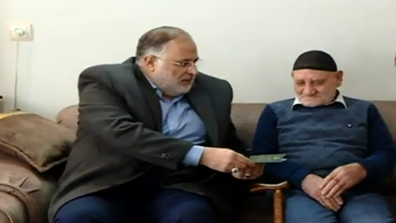 دیدار استاندار قزوین با خانواده شهدا