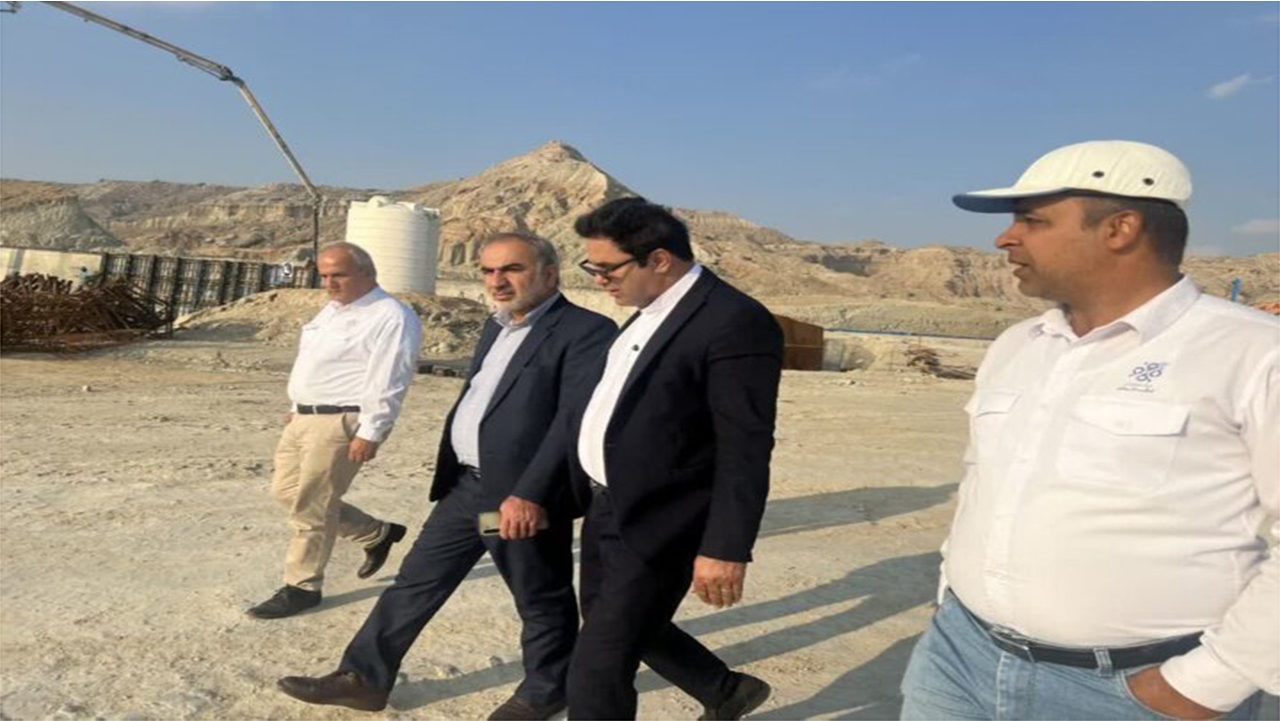 پیشرفت طرح احداث آب شیرین کن خط انتقال آب دریا به فارس ۲۰ درصد است