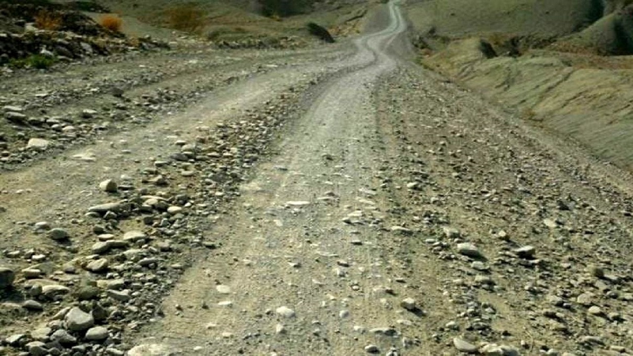 جاده فرسوده روستاهای باغملک در انتظار بهسازی