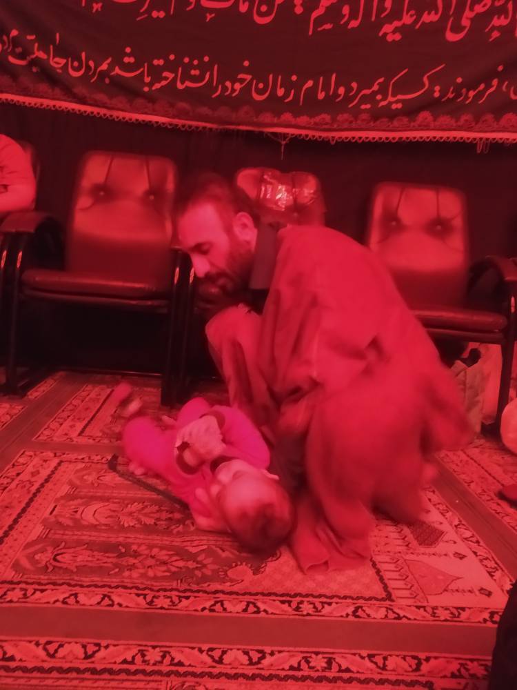 اعتکاف خانوادگی در مساجد/ از کودک 3 ماهه تا پیرمرد 81 ساله