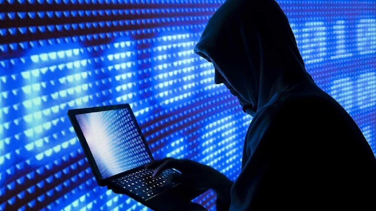 دستگیری هکر رایانه‌ای در زنجان