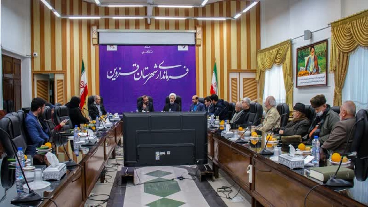 دیدار فرماندار قزوین با زندانیان سیاسی دوران طاغوت