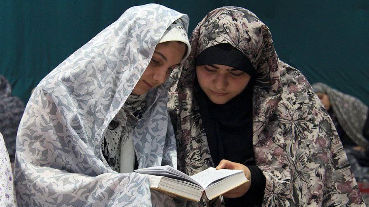 ۸۰۰ نفر در شهرستان بروجن معتکف شدند