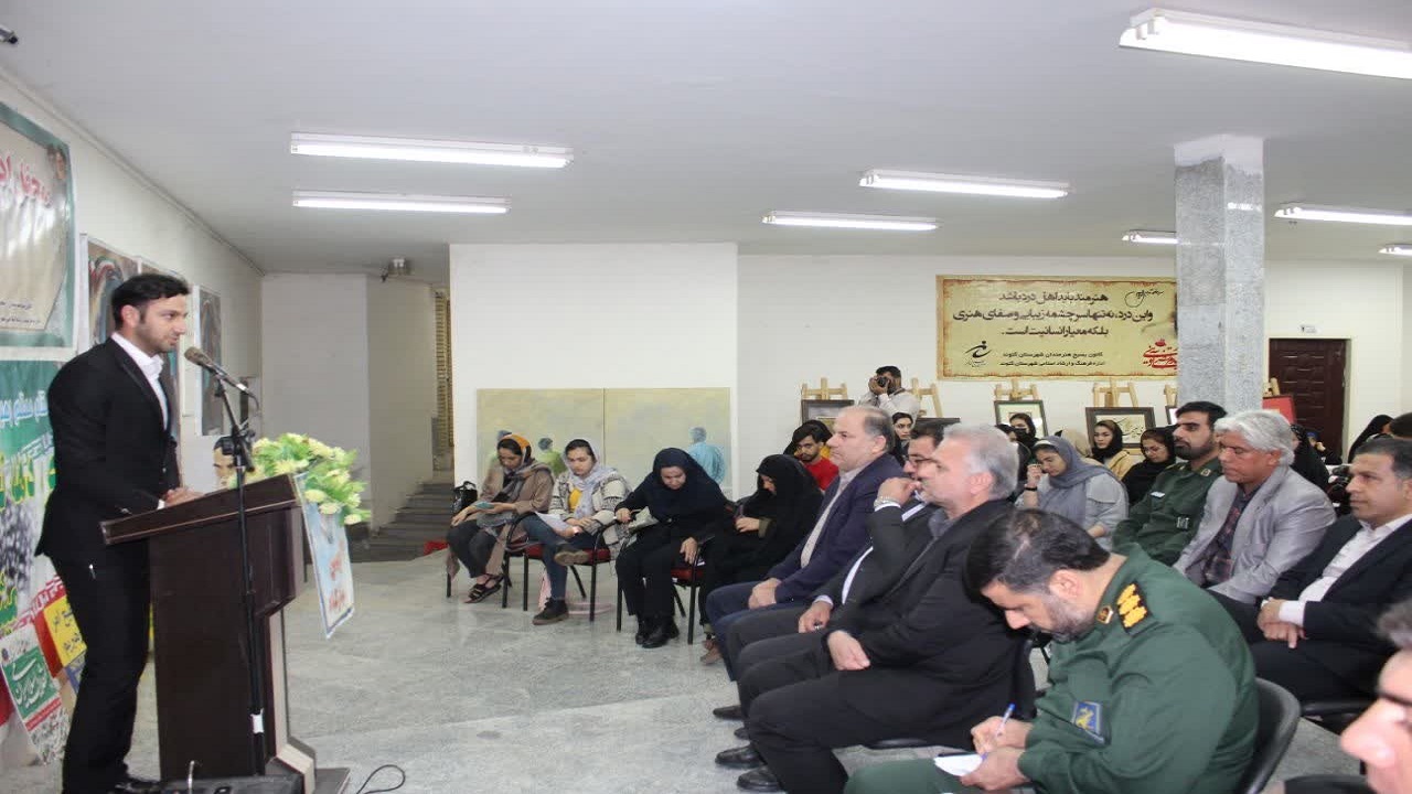 شعرا و نویسندگان انسان‌های تاثیرگذار جامعه هستند