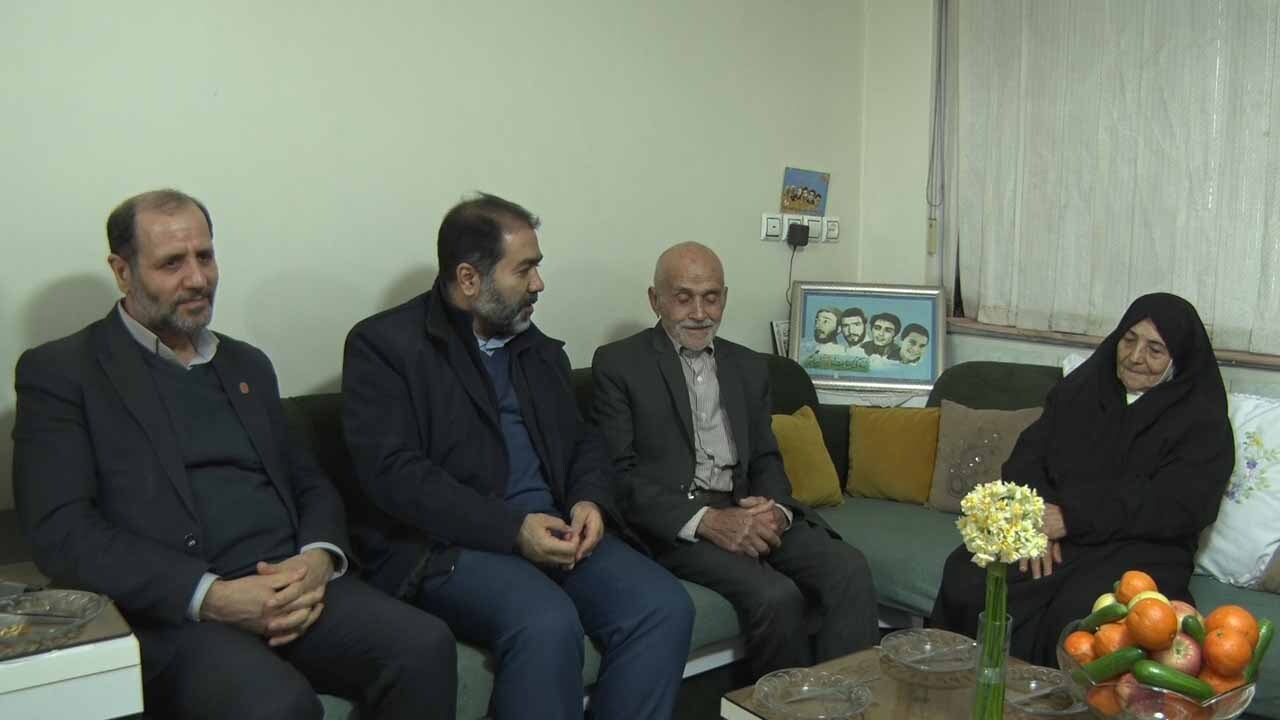 دیدار استاندار اصفهان با خانواده شهیدان جعفرزاده