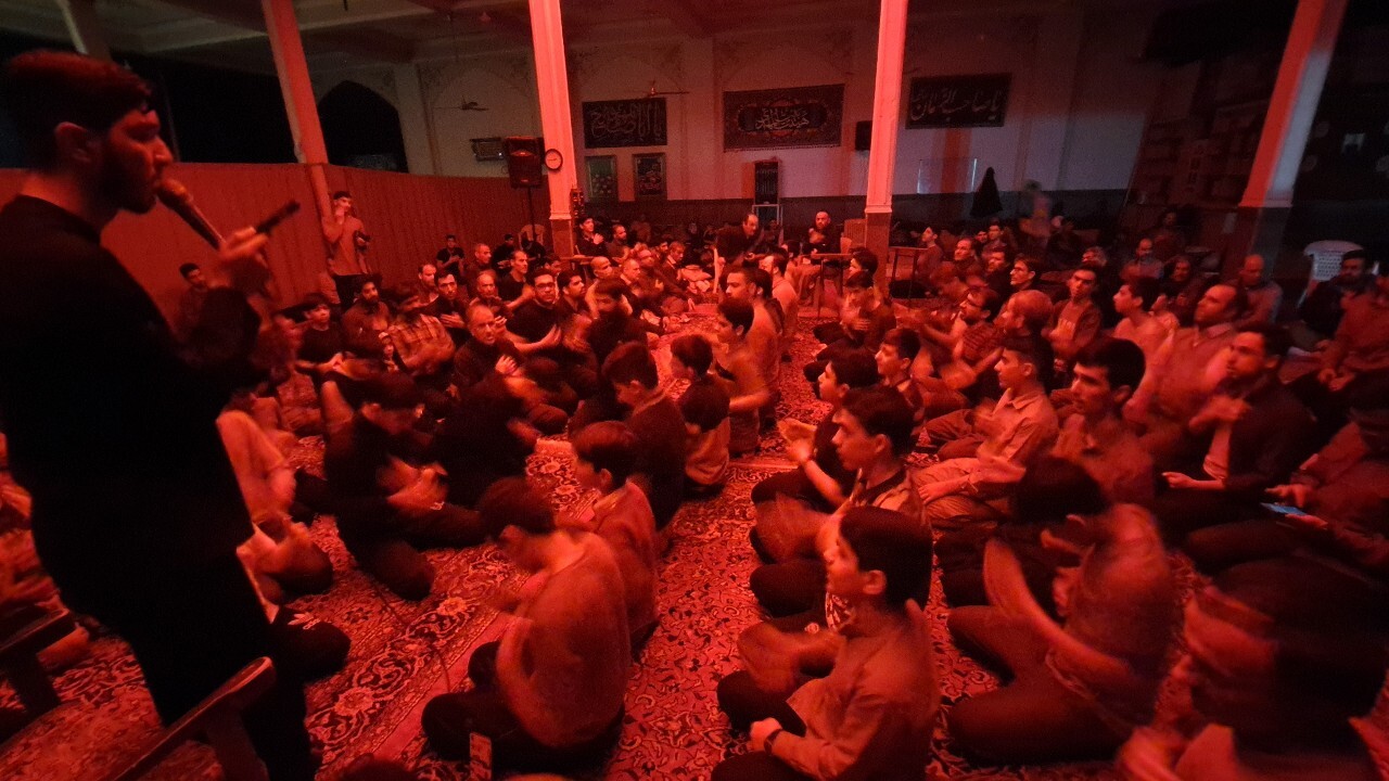 مجلس عزای حضرت زینب (س) در جمع معتکفین استان مرکزی
