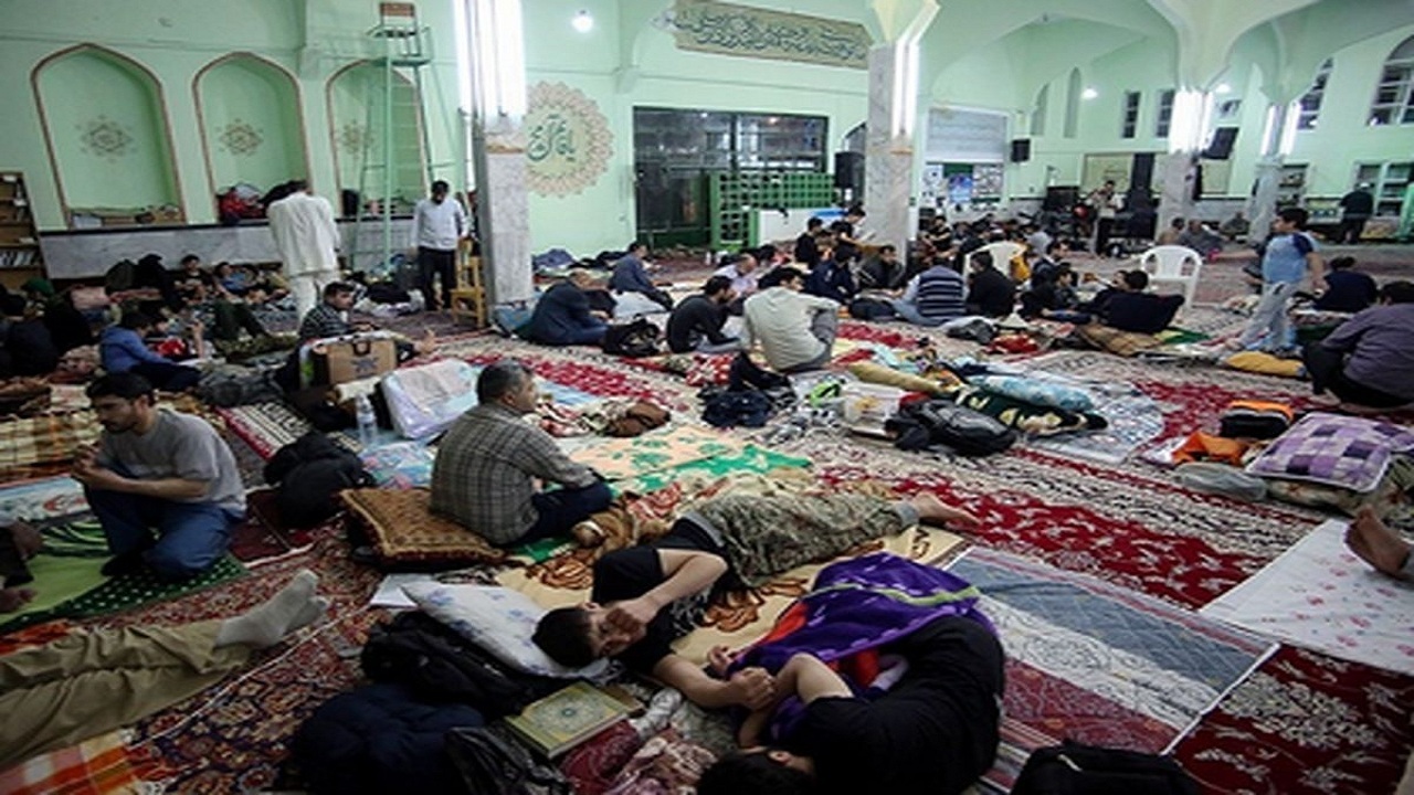 استاندار کرمان در جمع معتکفین دهه هشتادی/ بیش از ۱۱ هزار و ۵۰۰ دانش آموز معتکف در مساجد کرمان
