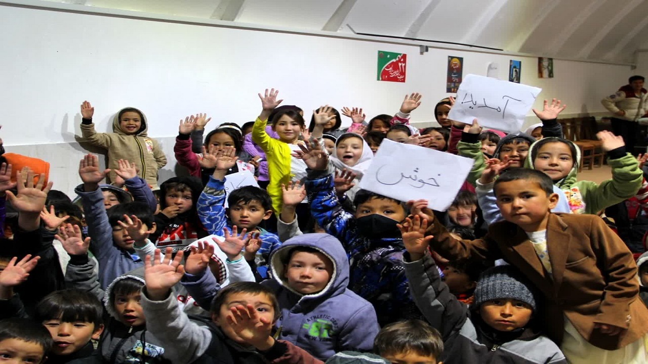 استقبال گرم مهاجرین خارجی ساکن اردوگاه سفید سنگ از مدیرکل و اعضای کمیسیون اتباع استان یزد