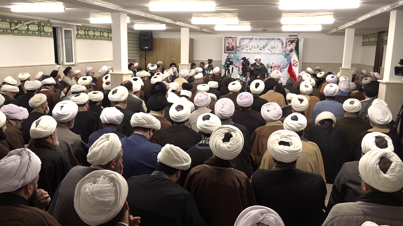 برخی با الفاظ فریبنده به دنبال شخصی کردن دین اسلام هستند