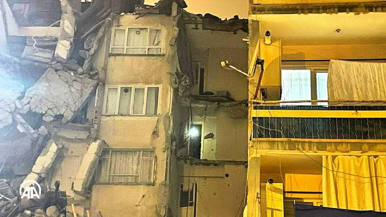 اردوغان: شمار جان باختگان زلزله امروز به ۹۱۲ نفر رسیده است