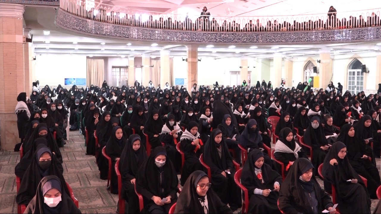 دختران زینبی  در همدان در اجتماع بزرگ شرکت کردند