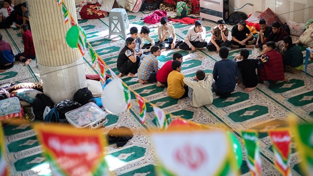 پایان بزرگترین اعتکاف دانش‌آموزی کشور در اصفهان