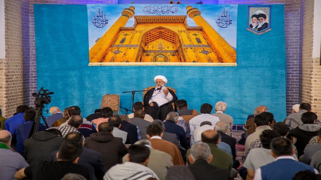 اعتماد به غیر خدا خسارت به دنبال دارد