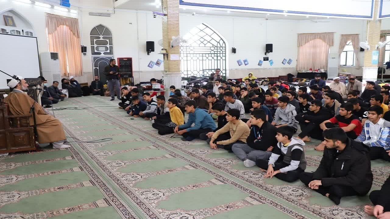 امام جمعه زاهدان: اعتکاف بهترین فرصت برای خلوت کردن و مناجات با خداوند متعال است