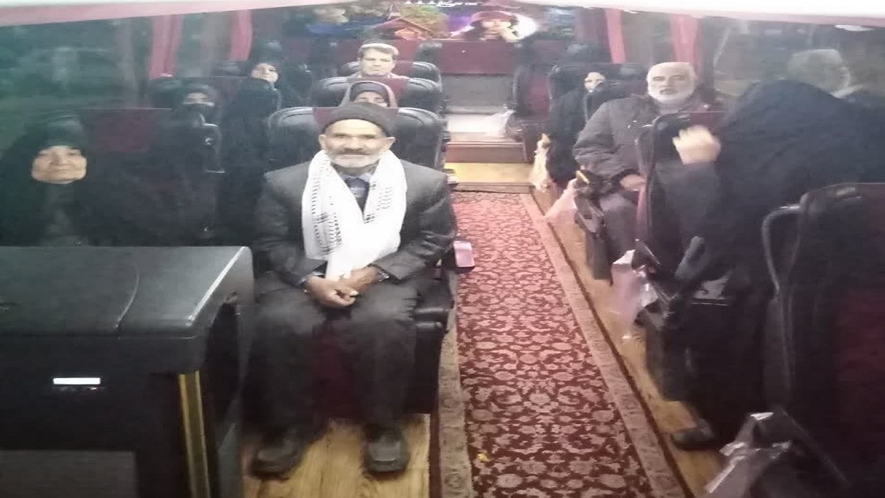 اعزام ۲۵ نفر از والدین و همسران شهدای خوسف به مشهد مقدس