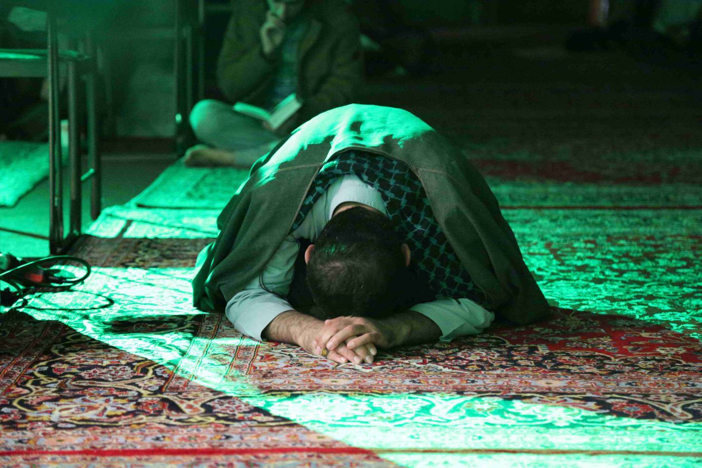 از