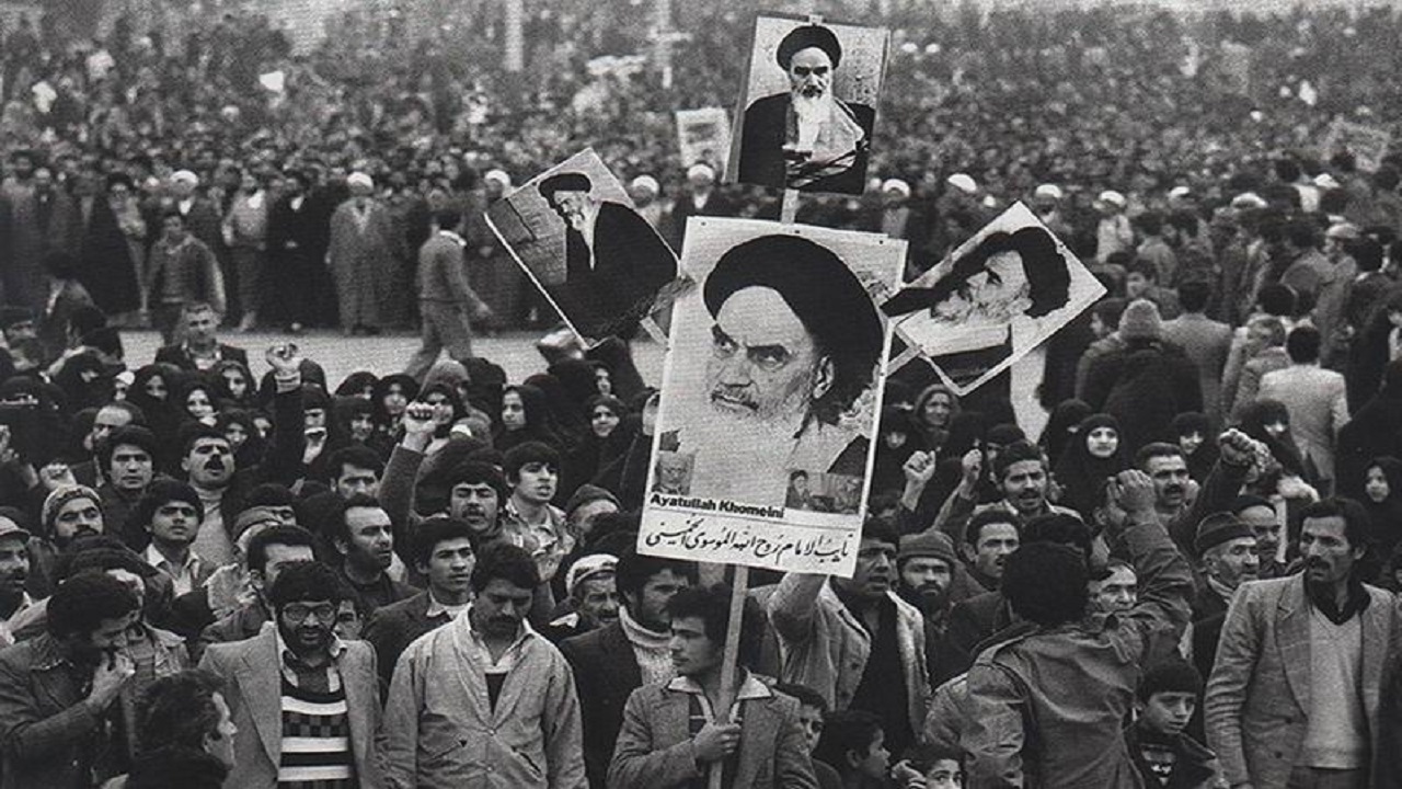 تصاویر یادگاری از روزهای پیروزی انقلاب که شما با ما به اشتراک گذاشتید