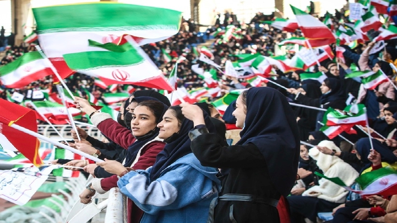 برگزاری جشن بزرگ دختران انقلاب با حضور ۳۰ هزار دانش آموز دختر در مشهد