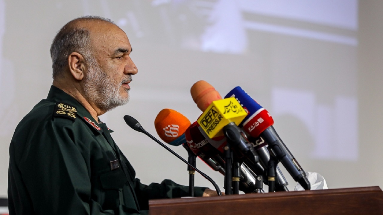 سپاه از مسلمان و مستضعفان که مورد ظلم و ستم شیاطین قرار دارند حمایت می‌کند