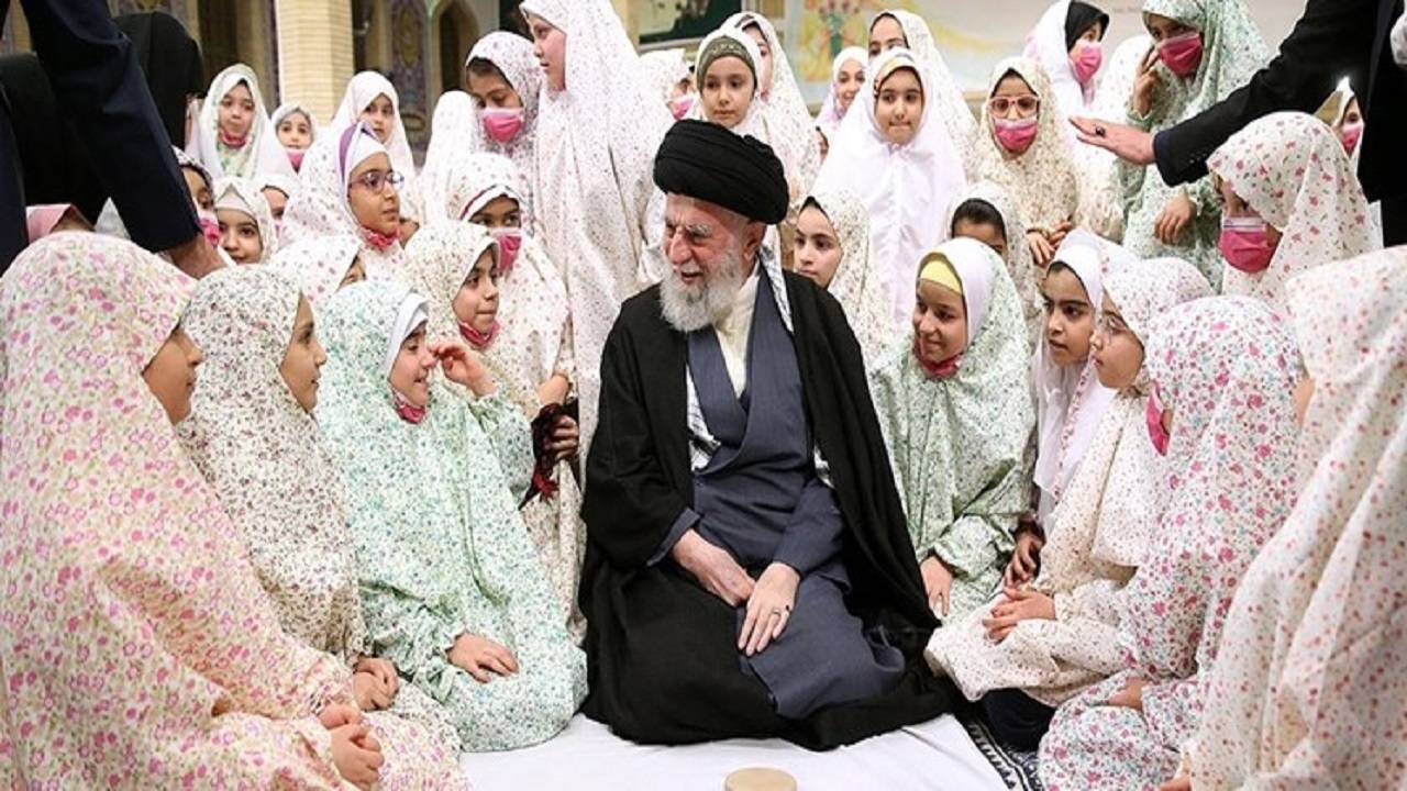 معیار انتخاب دانش‌آموزان دختر برای جشن فرشته‌ها در محضر رهبر انقلاب چه بود؟