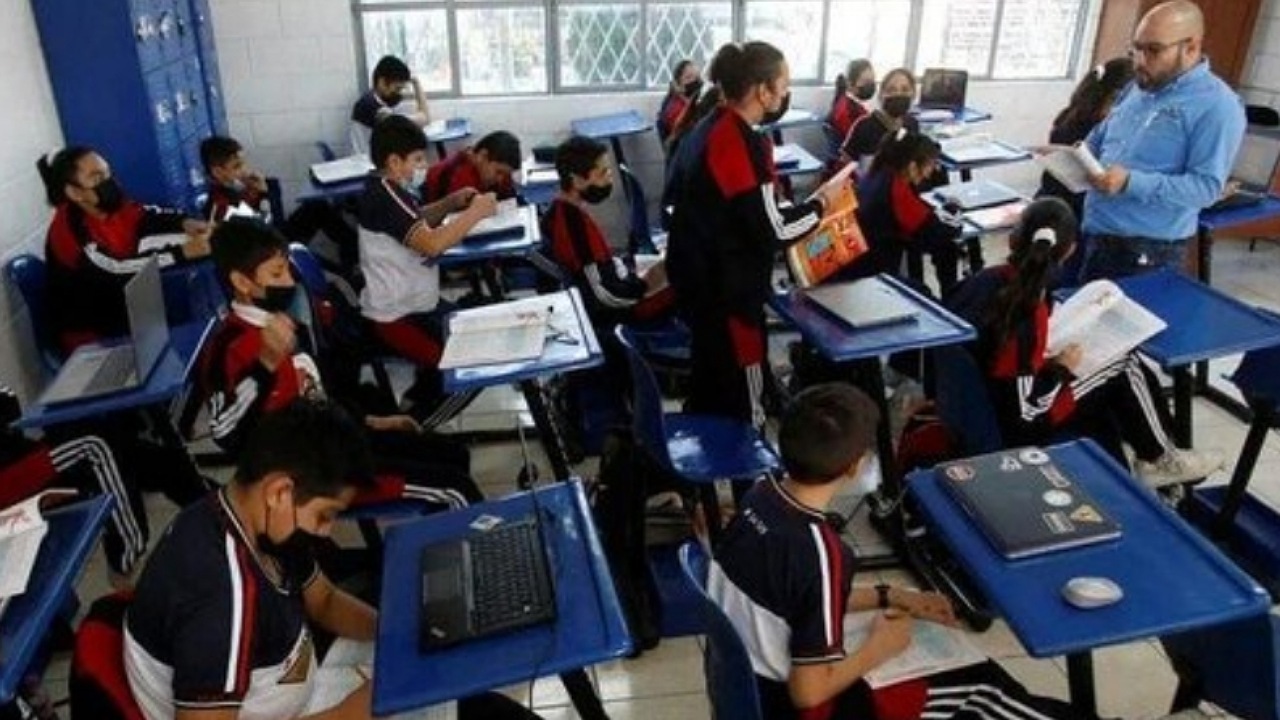 دانش آموزان دانش آموزان
