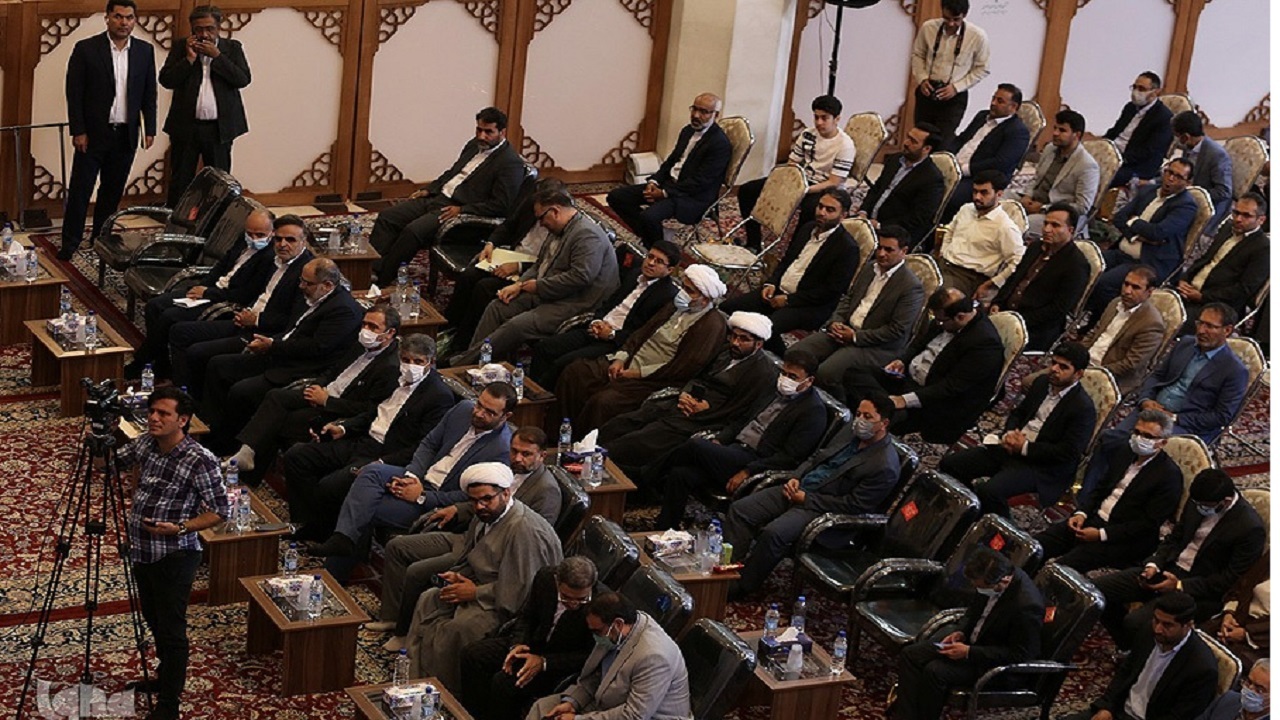 نخبه قضایی بسیار کم است