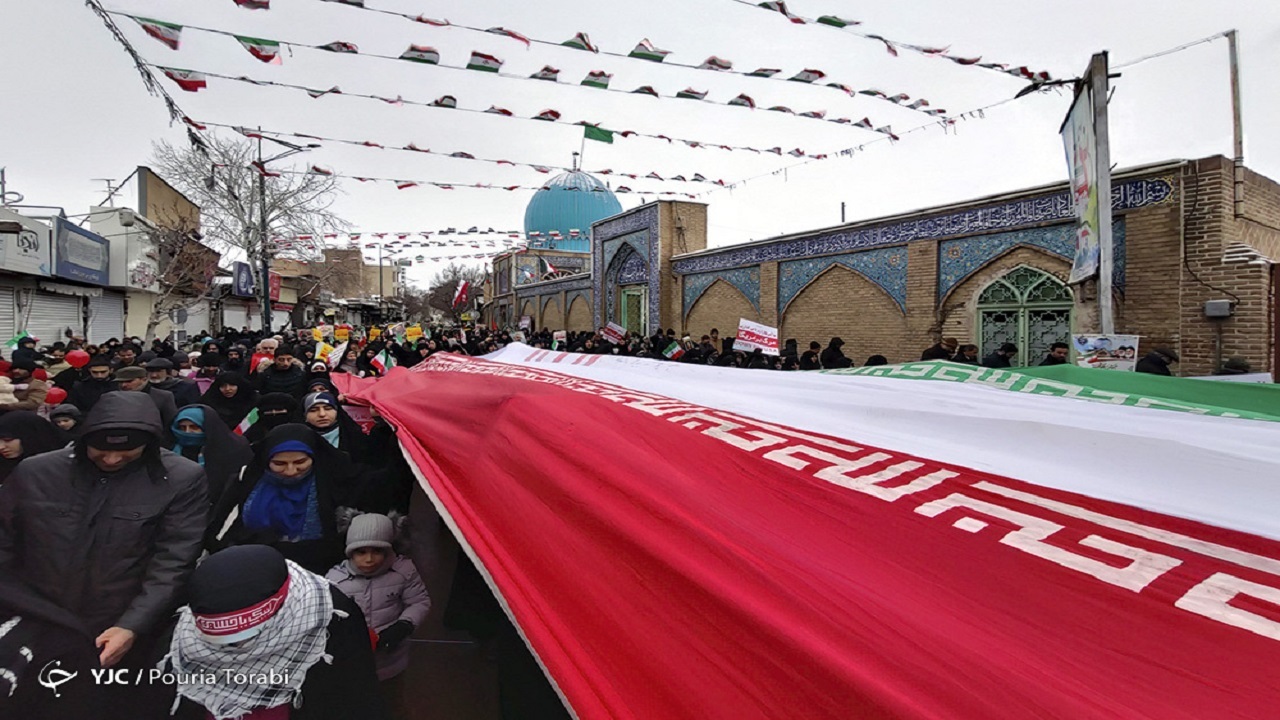شرکت در راهپیمایی ۲۲ بهمن، تجدید پیمان با آرمان‌های انقلاب اسلامی است