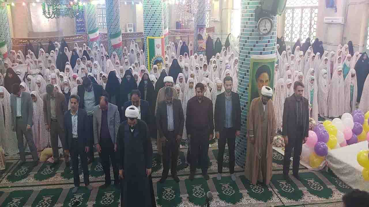 برگزاری جشن تکلیف دختران دانش آموز در انار
