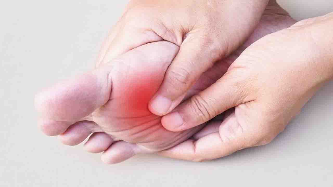 علت داغی کف پا چیست؟