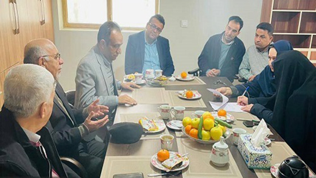 اهدای یک دستگاه خودرو وانت به کتابخانه‌های عمومی فارس