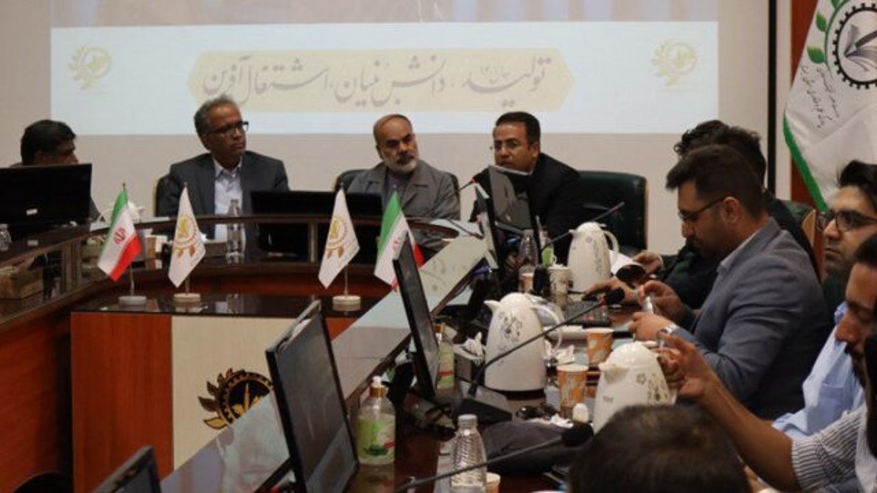 مشکل مجوز و تسهیلات بانکی شرکت های دانش بنیان سریعاً برطرف شود