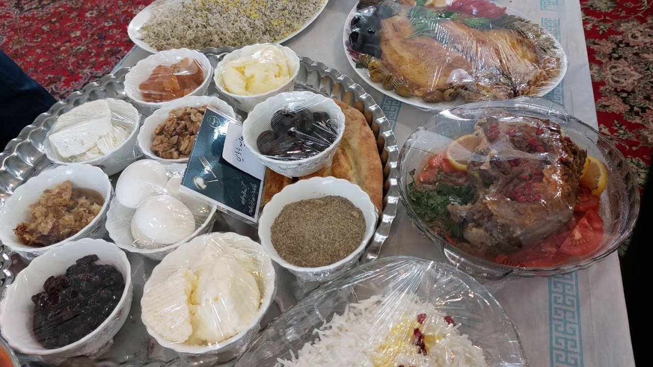 پهن شدن سفره رنگین اهری ها در جشنواره غذاهای سنتی + تصاویر