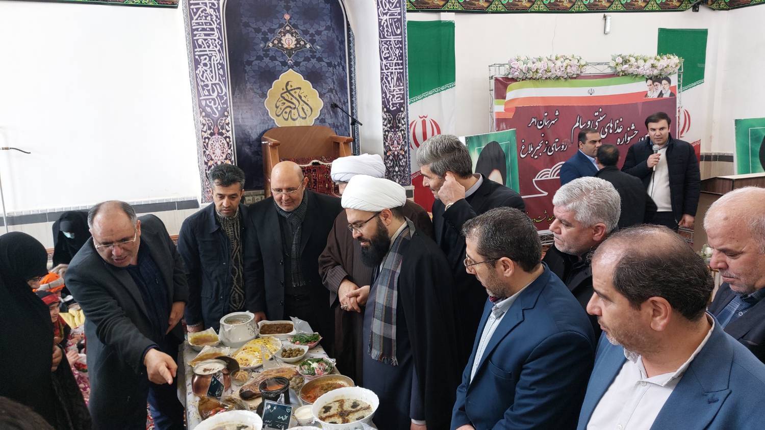 پهن شدن سفره رنگین اهری ها در جشنواره غذاهای سنتی + تصاویر