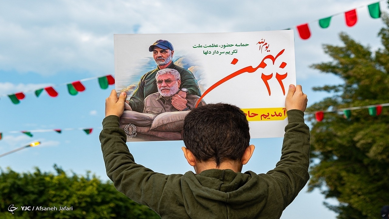 پوشش خبری جشن پیروزی انقلاب در دفتر صداوسیمای ایران در عراق