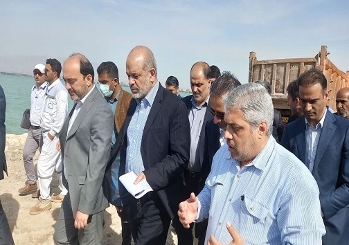 بازدید وزیر کشور از اسکله نخل ناخدای بندرعباس