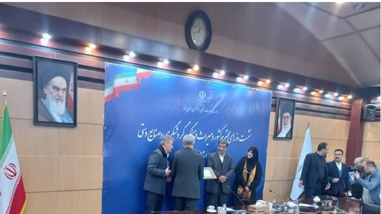 لوح ثبت روستای ملی «داویجان» به استاندار همدان اهدا شد