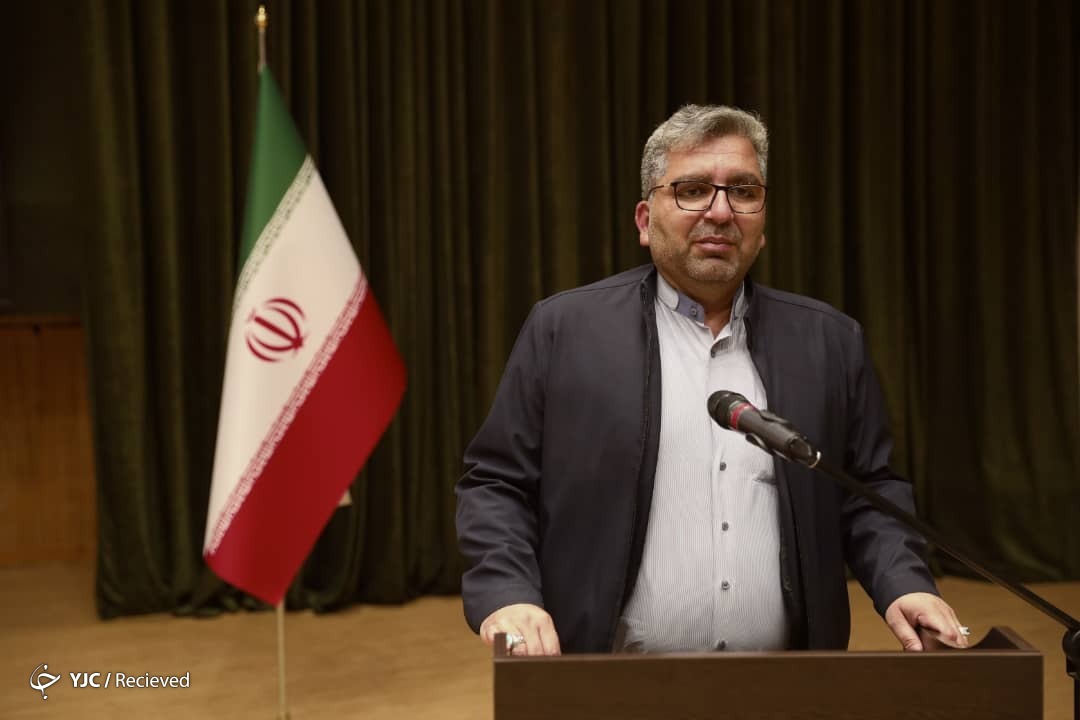نهاد‌های علمی و تحقیقاتی کشور به مدیریت بحران‌های موجود کمک کنند